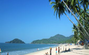 Pune & Goa: Golf & Beach in West India