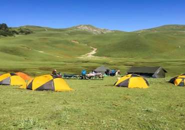 Camping in Bedni Bugyal