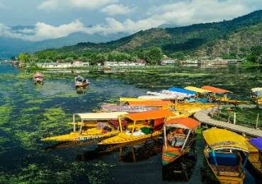 Scenic Kashmir + Ladakh