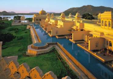 Visit The Most Whimsical Land With Luxury Holidays In India