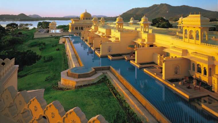 Visit The Most Whimsical Land With Luxury Holidays In India