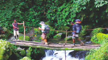 Trekking in Papua New Guinea