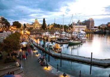 City tour of Victoria Castle