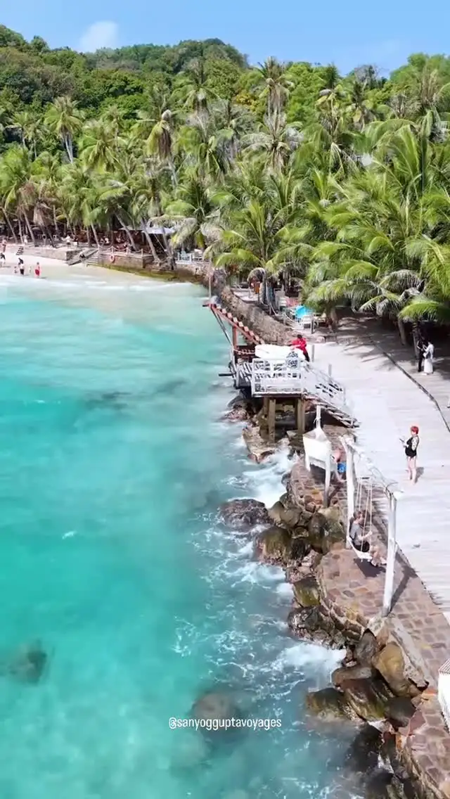 On an island where the sun never sets... Phú Quốc awaits you with beaches that seem taken out of a dream. Ready to get lost in paradise?

#phúquốc #vietnam #beach #paradise #vacation #adventure #travelagency #sanyogguptavoyages